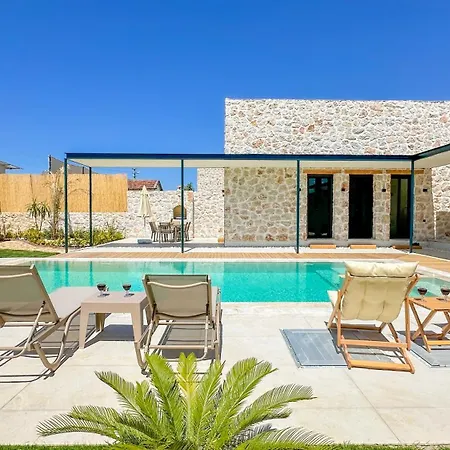 Villa Inn Villas *